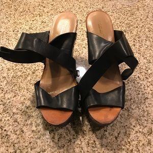 BCBG women's clogs