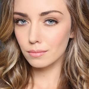 Meet your Posher, Ella