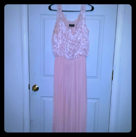 Beautiful coral colored dress!
