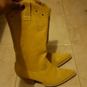 Cowboy suede Mustard boots