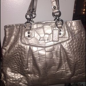 COACH HANDBAG