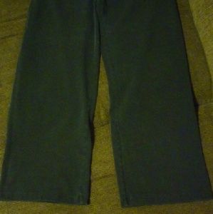 VS Pink Yoga Capri's