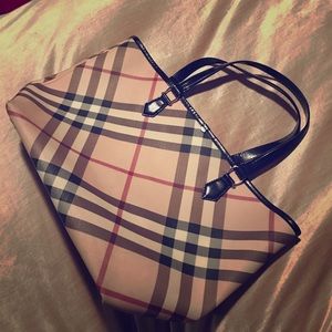 💯PRICE DROP. TODAY ONLY! Burberry Nova Check tote