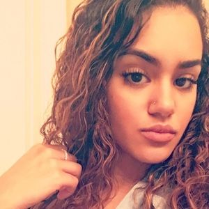 Meet your Posher, Joella