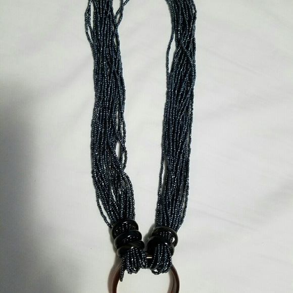 Multi strand bead necklace - Picture 2 of 3