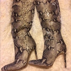 guess snake boots