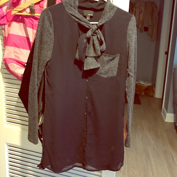 Blouse gray and navy button down w/attached scarf