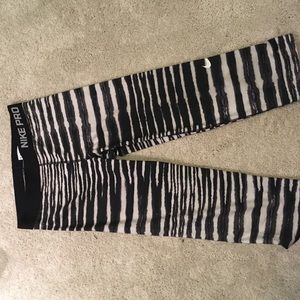 Nike combat pro capris