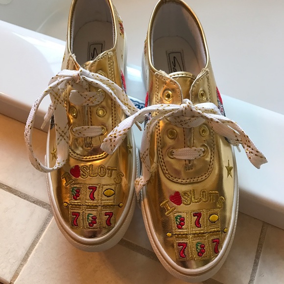 ‼️GOLD CASINO TENNIES‼️