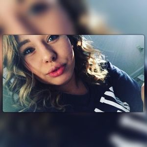 Meet your Posher, Victoria