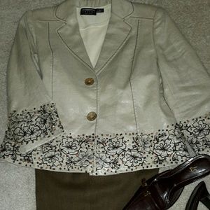 CLOSET CLEAR OUT...Due per Due Linen Jacket