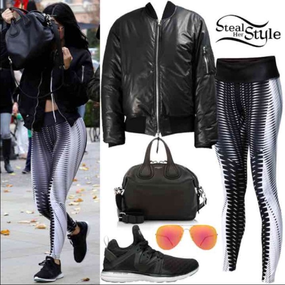 Under armour leggings as seen on Kylie