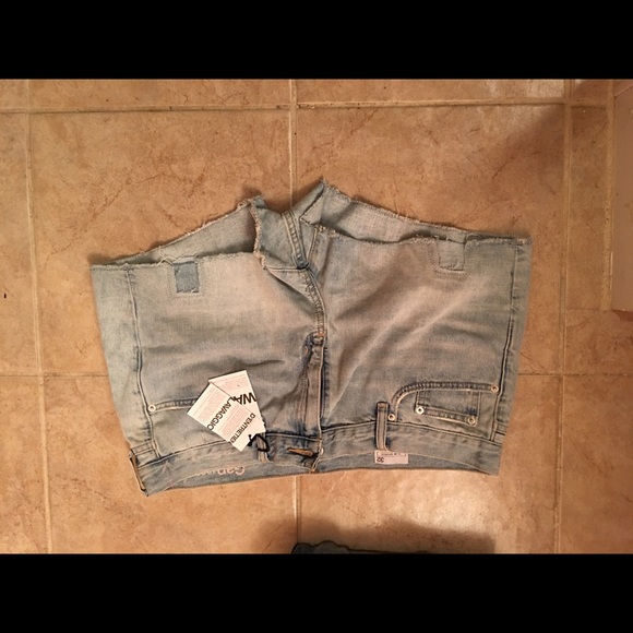 Brand New stoned washed Gap shorts