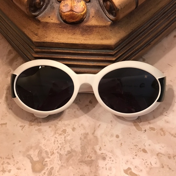 😎VINTAGE LAURA BIAGIOTTI SUNNIES😎