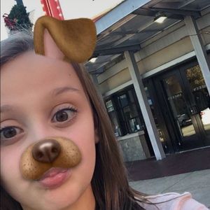 Meet your Posher, Ella