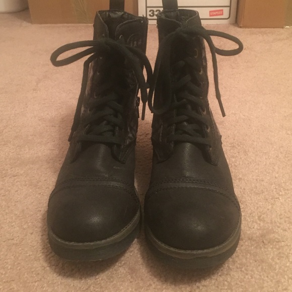 Combat boots