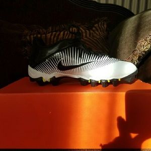 Boys Youth Size 2 Nike Cleats