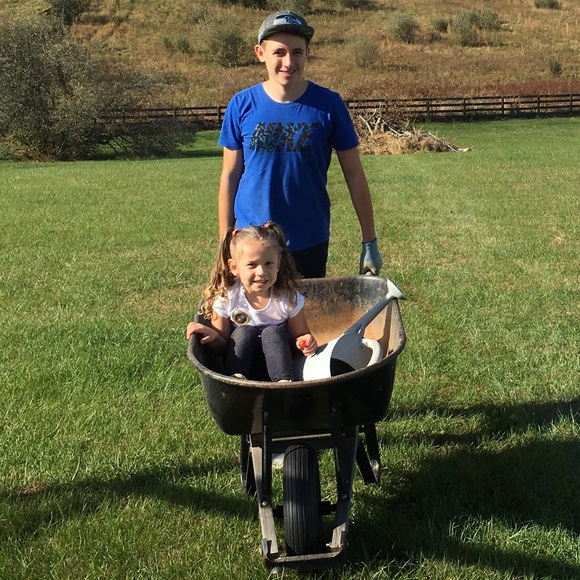 Meet your Posher, Sara - Picture 1 of 1