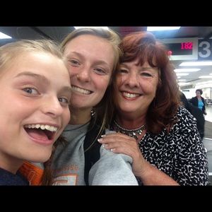 Meet your Posher, Lee