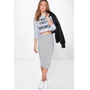 Navy blue and white bandage skirt never worn!