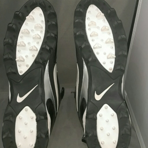 Brand new Nike Cleats - Picture 4 of 4