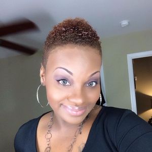 Meet your Posher, Stacey