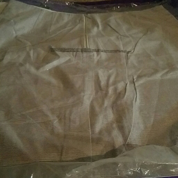 Skirt - Picture 2 of 2