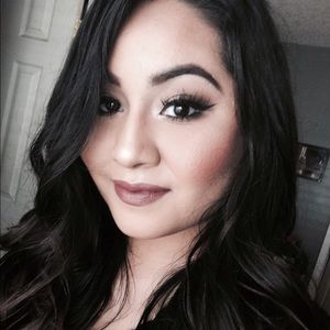 Meet your Posher, Yvette