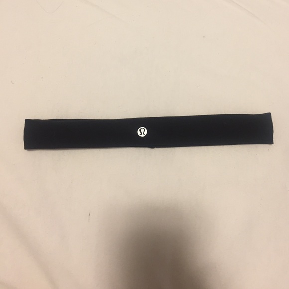 Black Lululemon headband 💕✨