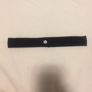 Black Lululemon headband 💕✨