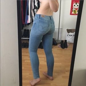 blue levi's mid rise jeggings