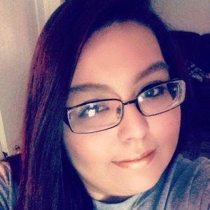 Meet your Posher, Corina