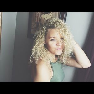 Meet your Posher, Simone