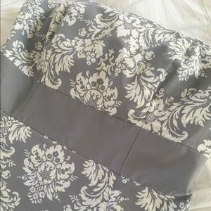 Pretty strapless dress. Excellent condition.