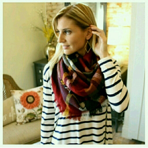 💥LAST ONE💥 Cozy plaid infinity scarf! - Picture 3 of 3