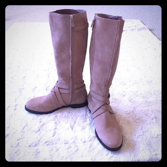 Beautiful Cole Haan Tan Leather Riding Boots