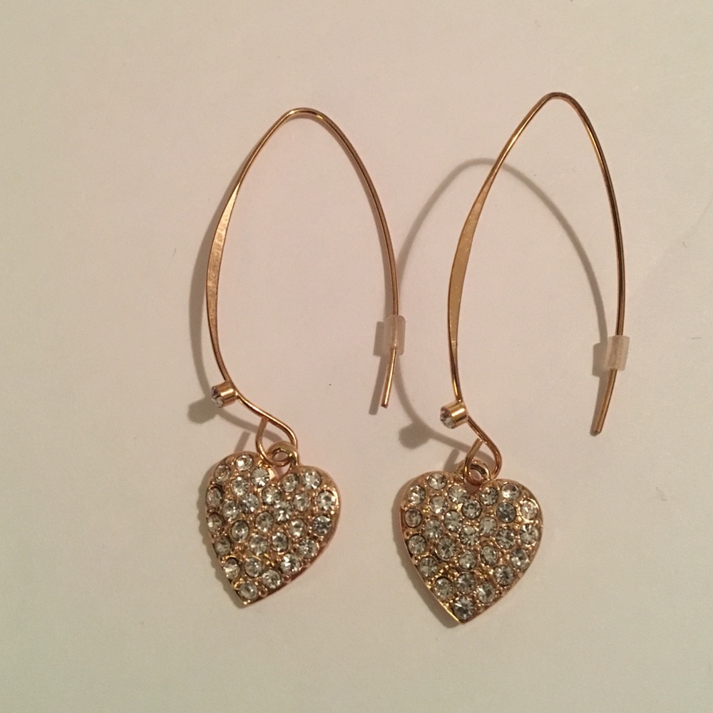 💕💞Guess Cubic Zirconia Heart Earrings NWT - Picture 1 of 3