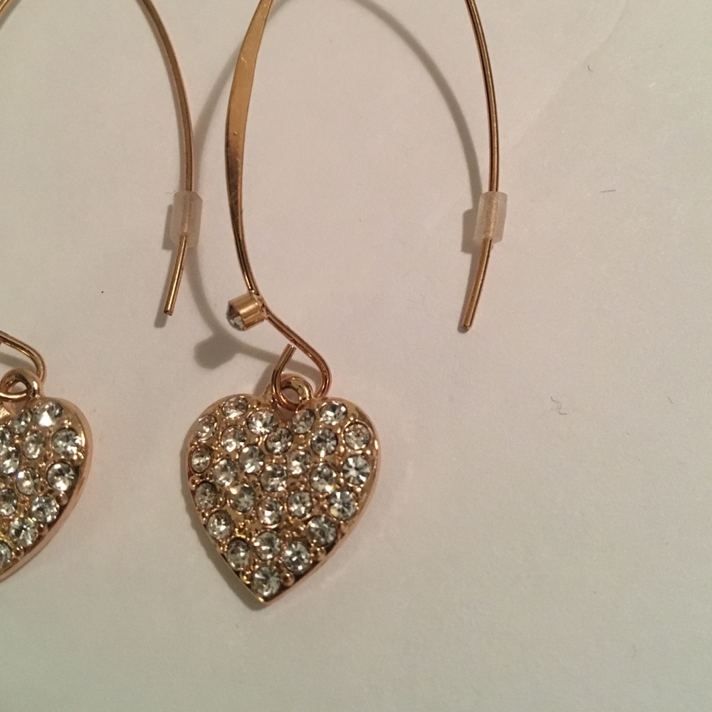 💕💞Guess Cubic Zirconia Heart Earrings NWT - Picture 2 of 3