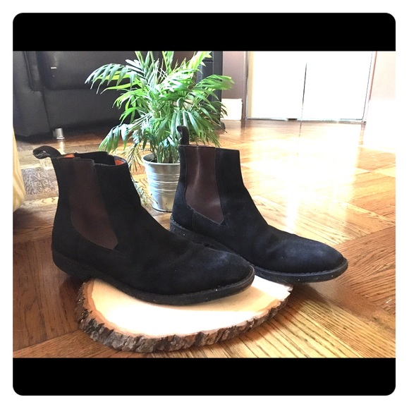 Men Chelsea Boots.