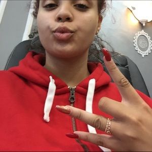 Meet your Posher, Makayla