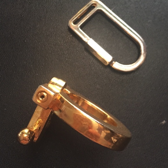 SALVATORE FERRAGAMO GOLD CHARM - Picture 4 of 4