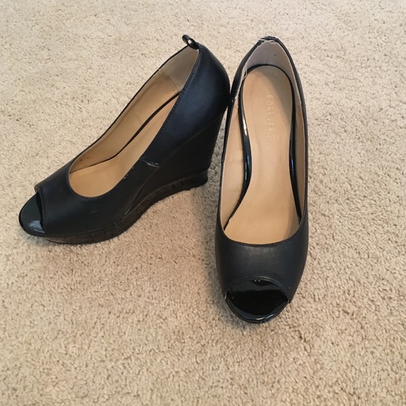 Black wedges