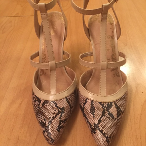 Snakeskin patten nude heels