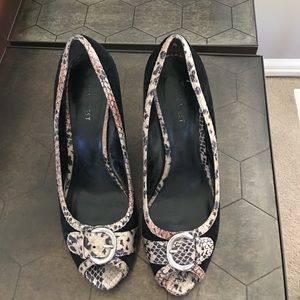 Nine West Open Toe 7.5 M black suade shoes