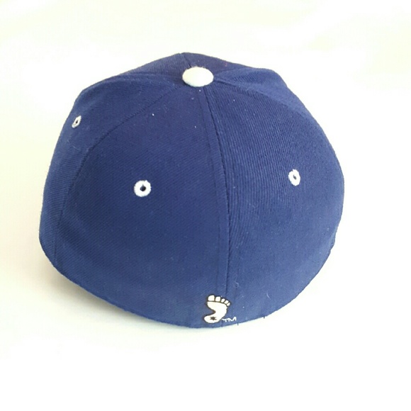 North Carolina Tar Heels fitted cap. - Picture 3 of 4