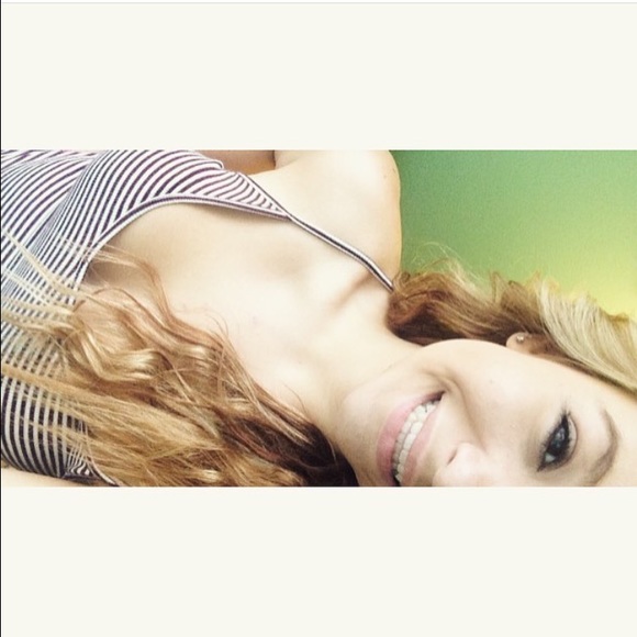 Meet your Posher, Sierra - Picture 1 of 1