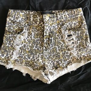 ⚡️SALE⚡️MINKPINK High Waist Cheetah Booty Shorts