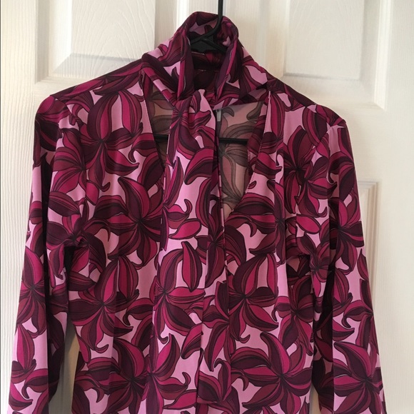 ¾ sleeve shirt with scarf tie at neck