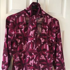 ¾ sleeve shirt with scarf tie at neck