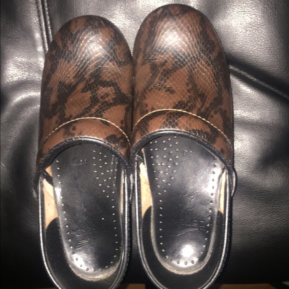 Sold-Facebook.          Women's Danskos